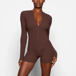 SKIMS soft lounge long sleeve oneside